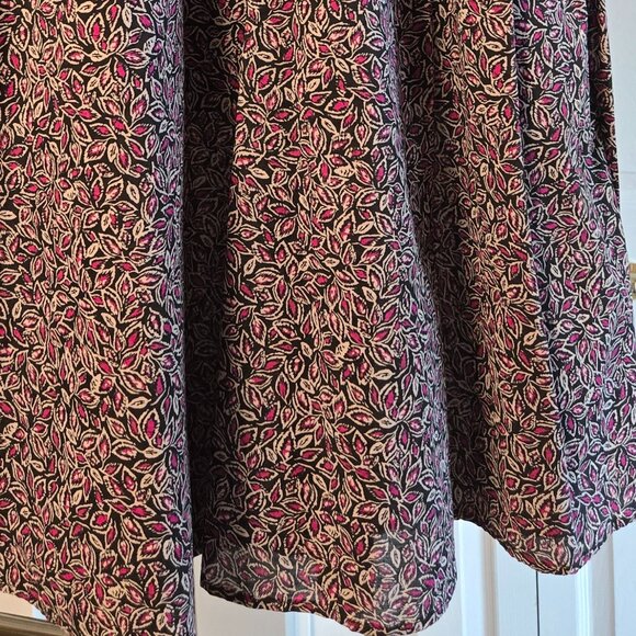 Reitmans Signature floral skirt. Just below the knee A-line skirt. Size 10 NEW - Picture 2 of 5